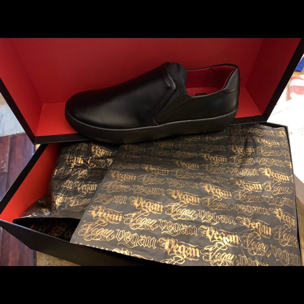 Kat von D Women’s Hex size 6 shoes ( Brand new )